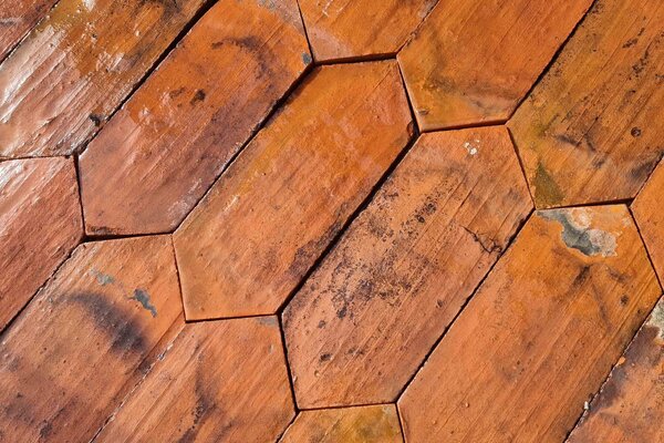 Ziegelfliesenmanufaktur | Historische Terracotta Bodenfliesen | hergestellt aus Dachsteinen