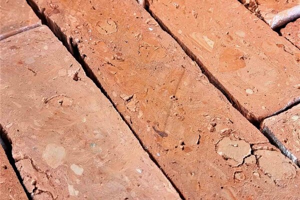 Ziegelfliesenmanufaktur |  Terracotta Ziegelfliese | Backsteintyp: Grimma Fischgrät 30cm x 7,0cm