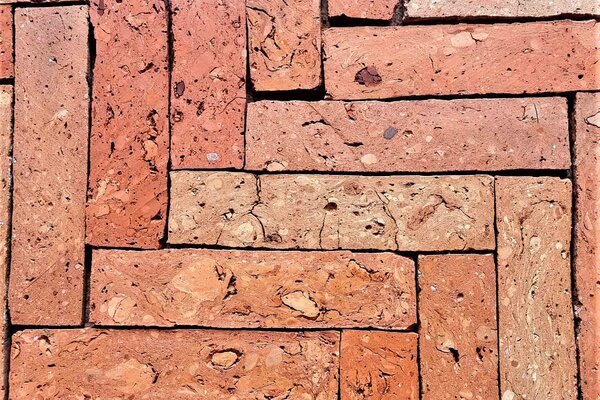 Ziegelfliesenmanufaktur |  Terracotta Ziegelfliese | Backsteintyp: Grimma Fischgrät 30cm x 7,0cm