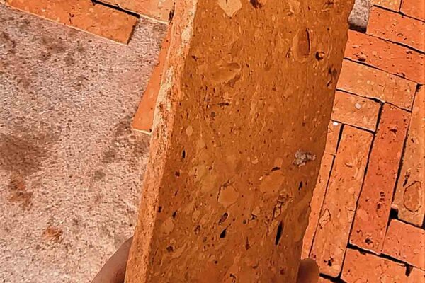 Ziegelfliesenmanufaktur |  Terracotta Ziegelfliese | Backsteintyp: Grimma Fischgrät 30cm x 7,0cm