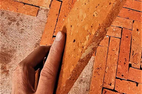 Ziegelfliesenmanufaktur |  Terracotta Ziegelfliese | Backsteintyp: Grimma Fischgrät 30cm x 7,0cm