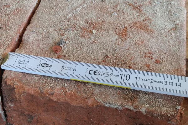 Ziegelfliesenmanufaktur | ca 250 Jahre alter Mauerstein im Klosterformat  