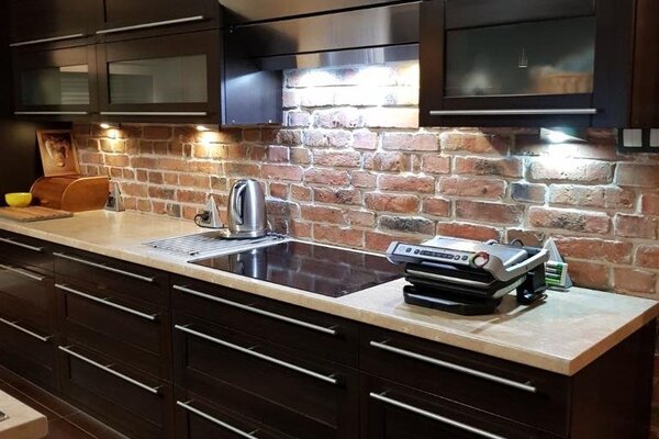 Ziegelfliesenmanufaktur | Ziegelriemchen und Winkelriemchen für die Wand | Backsteintyp Stettin