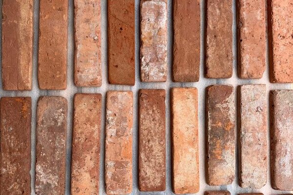 Ziegelfliesenmanufaktur | Ziegelriemchen und Winkelriemchen für die Wand | Backsteintyp Stettin